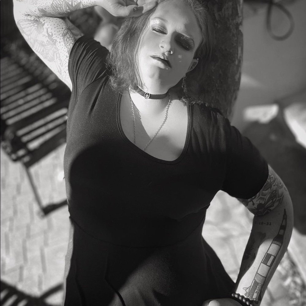 Meet your Posher, Monica